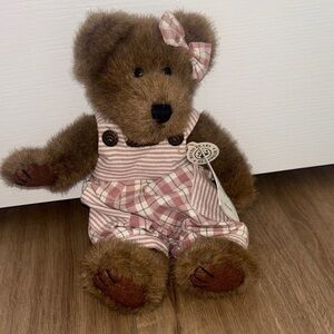 Boyds Bear named "Ava Marie" wearing pink plaid overalls new with tags vintage